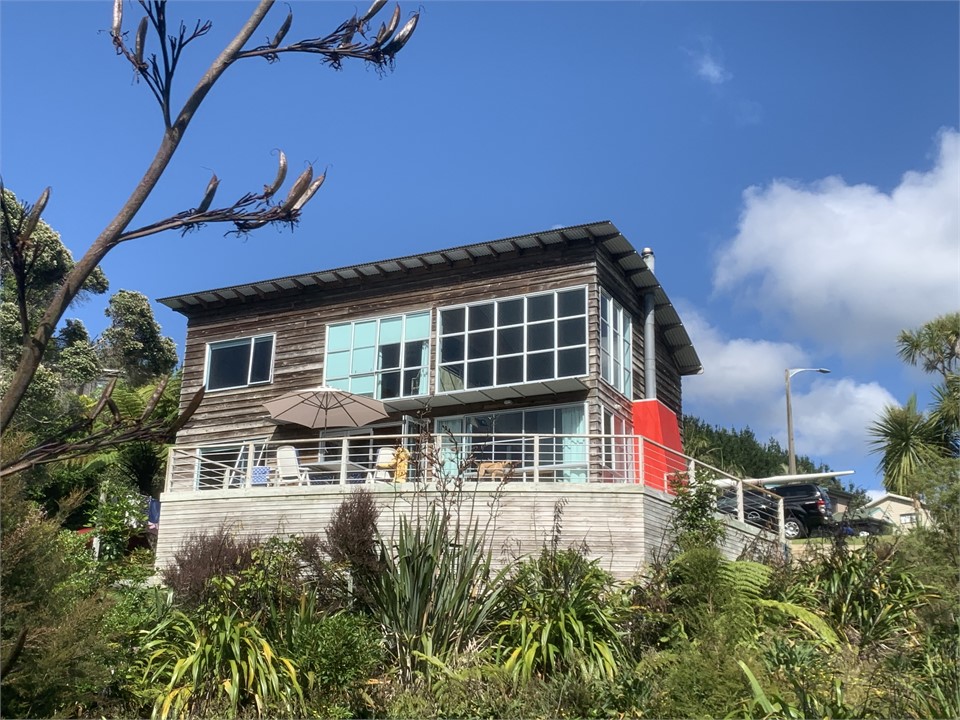 Nahoon Bach Onemana from bush reserve