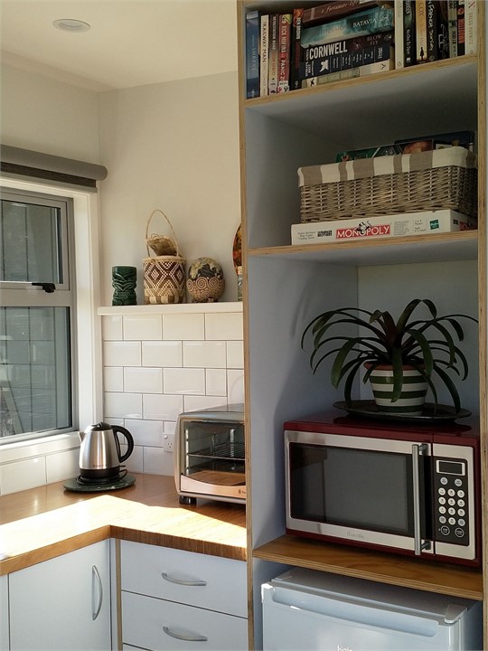 Appliances etc: microwave, benchtop oven, inductio
