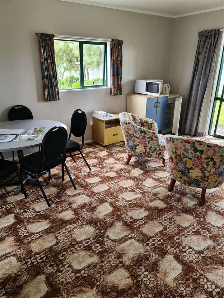 tea making facilities , fridge and microwave