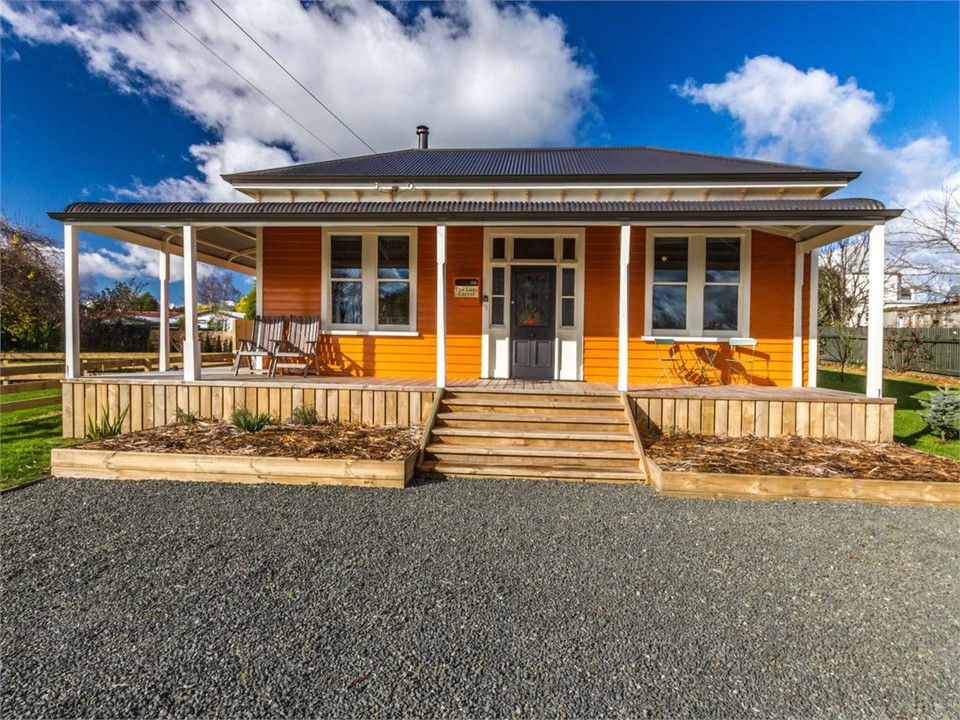 The Lazy Carrot (Bachcare) Ohakune Holiday Home for rent Holiday Houses