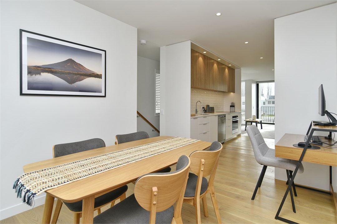 Dining table that seats 4 people