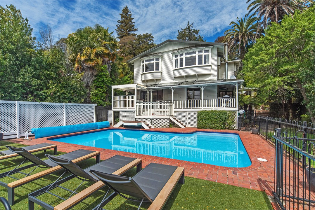 Camellia House Luxurious Nelson City Holiday Home Nelson Central