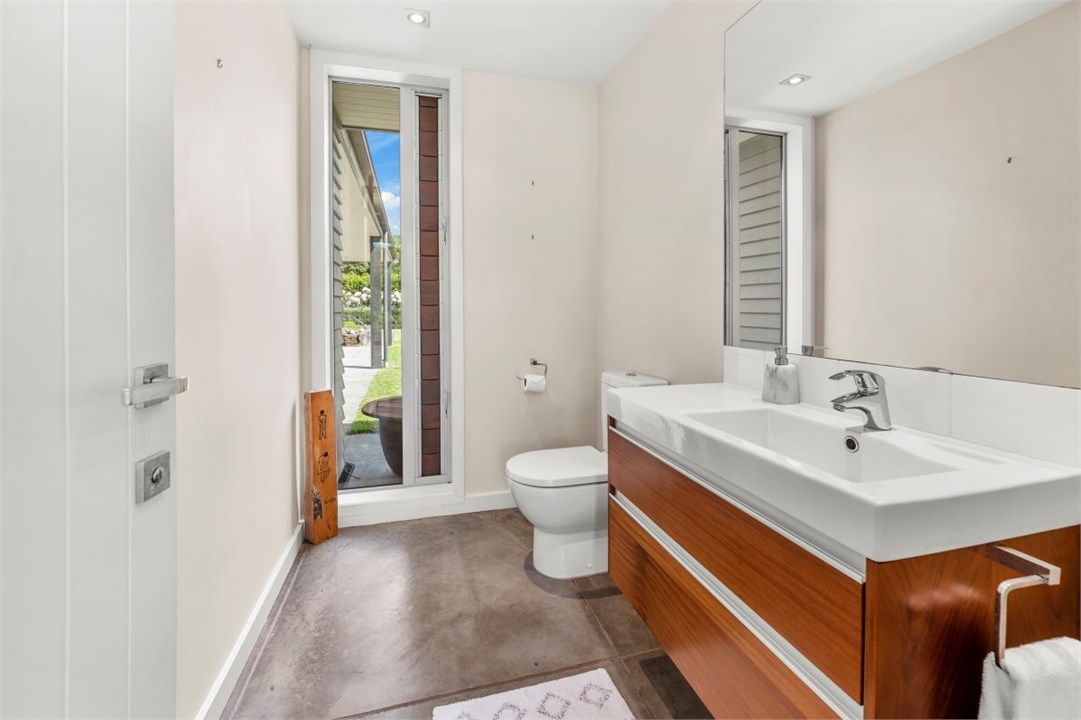 Separate toilet & vanity