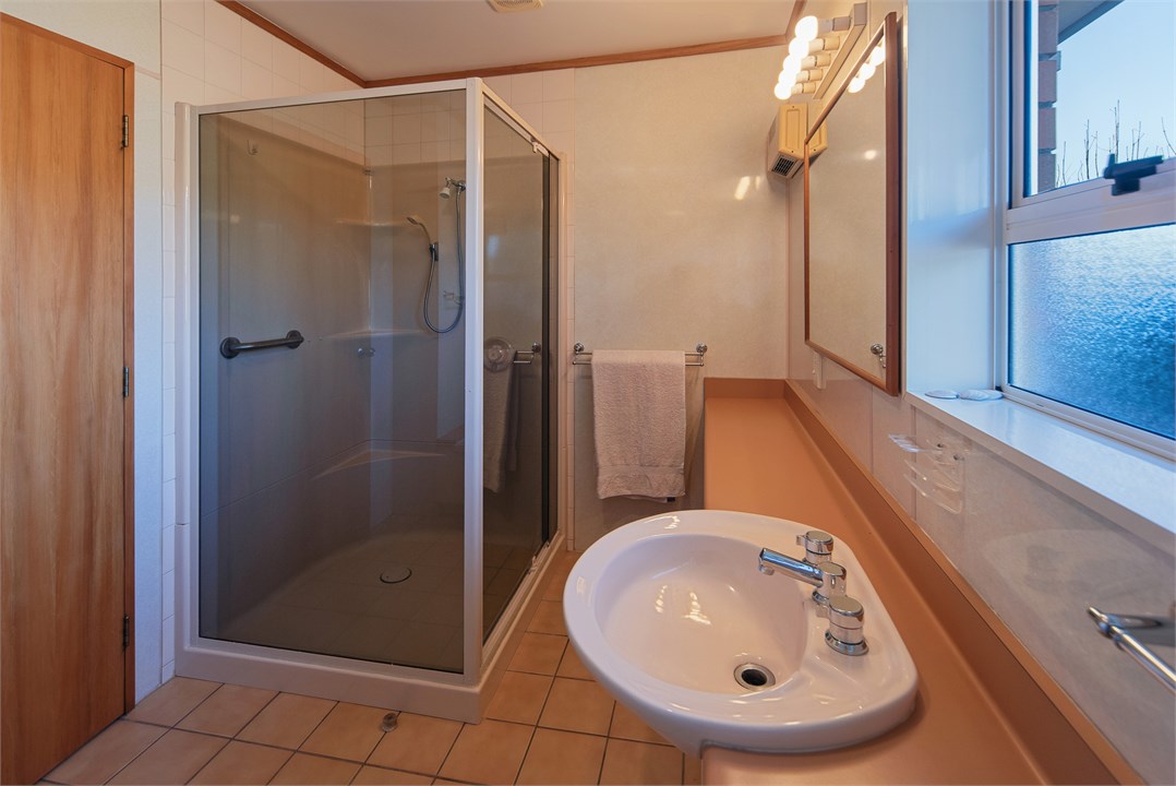 Main bathroom