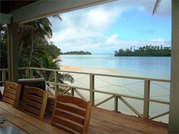 Front balcony area with out-door dinning