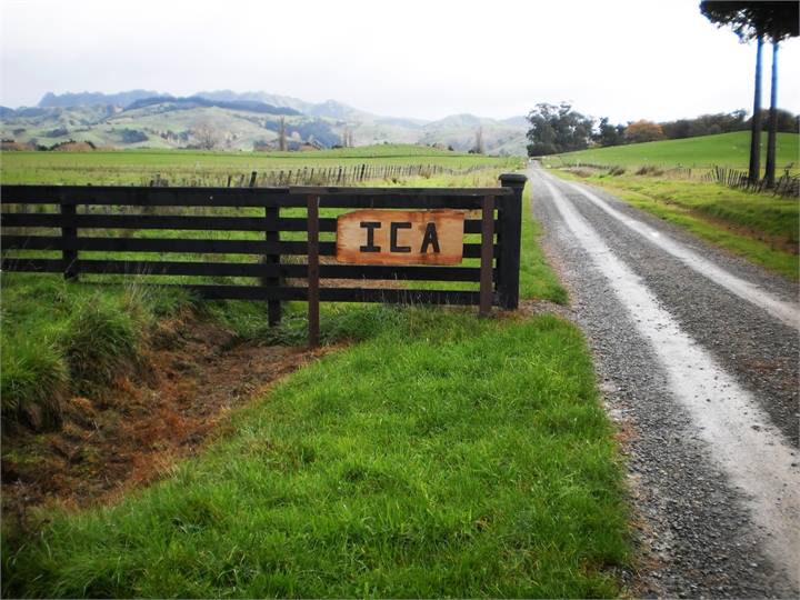 Entrance to Ica Station & road to Ica Whare