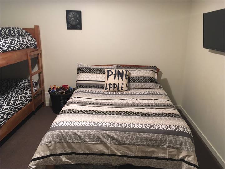 Sleepout - Double/Bunk Beds with its own TV for th