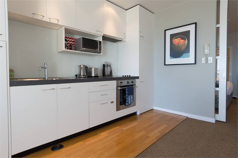 Fully-equipped kitchen for preparing sumptuous din