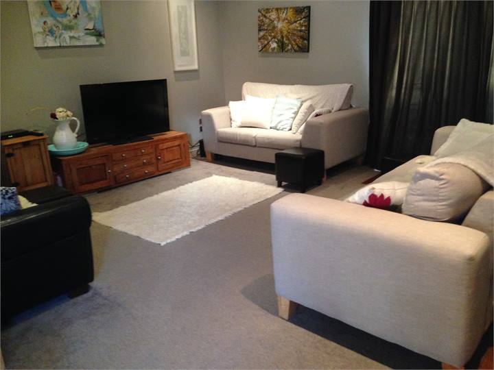 Plenty of room to relax - 3 sofas main living area