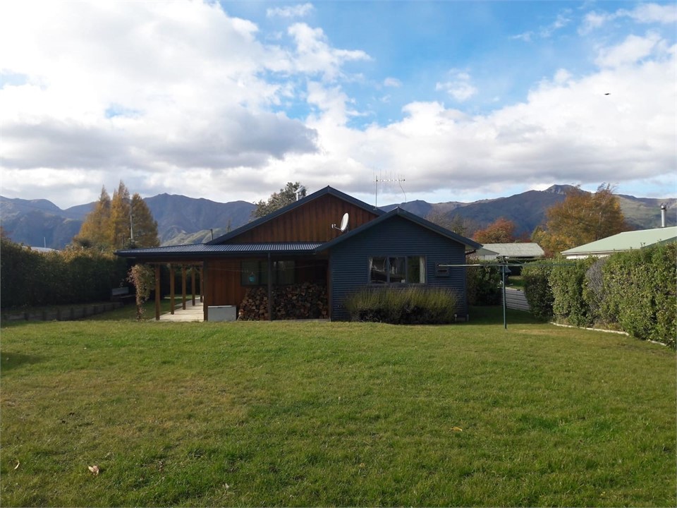 Lake Hawea Home 15 Mins from Wanaka Lake Hawea Holiday Home for rent Holiday Houses