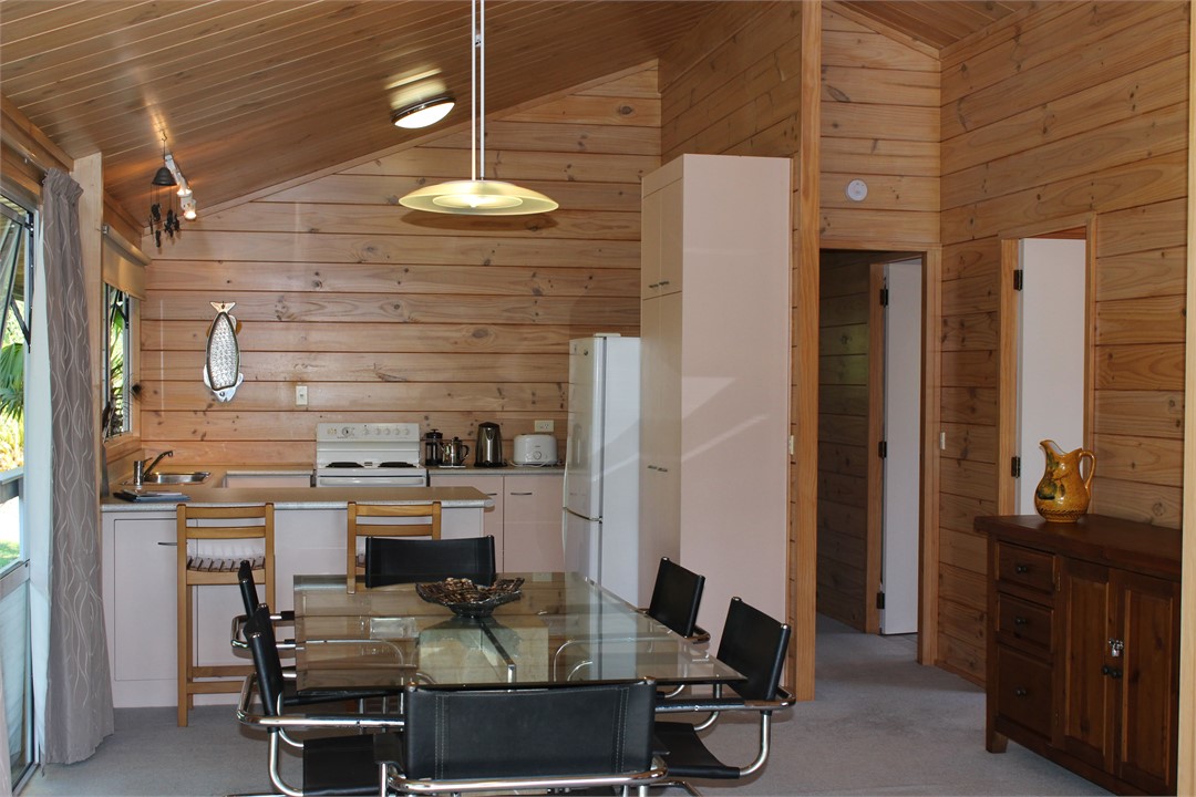 Open Plan Kitchen & Dinning