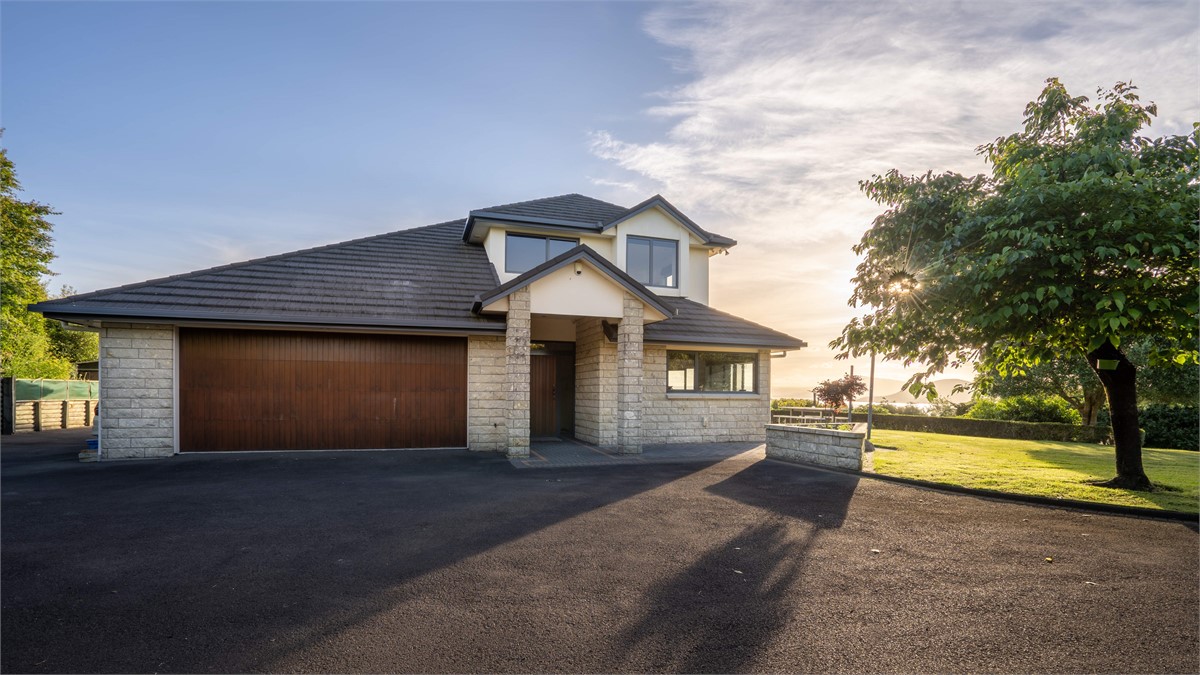 Double Garage with Auto Opener