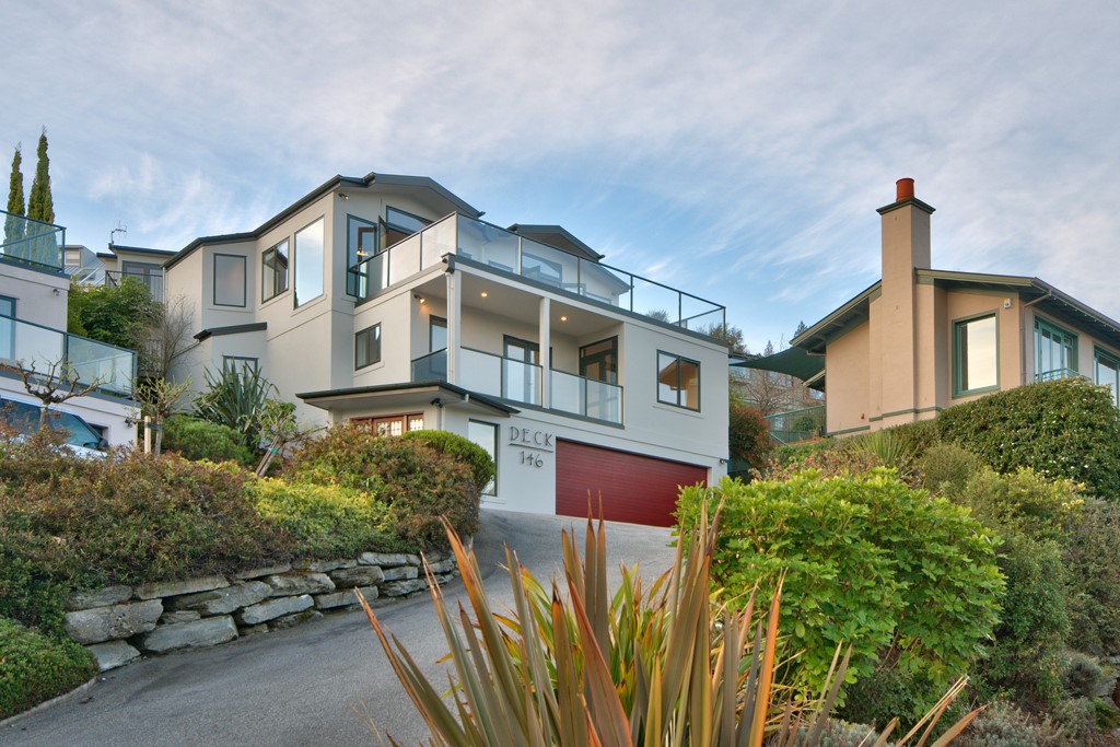 Exterior of Deck 146