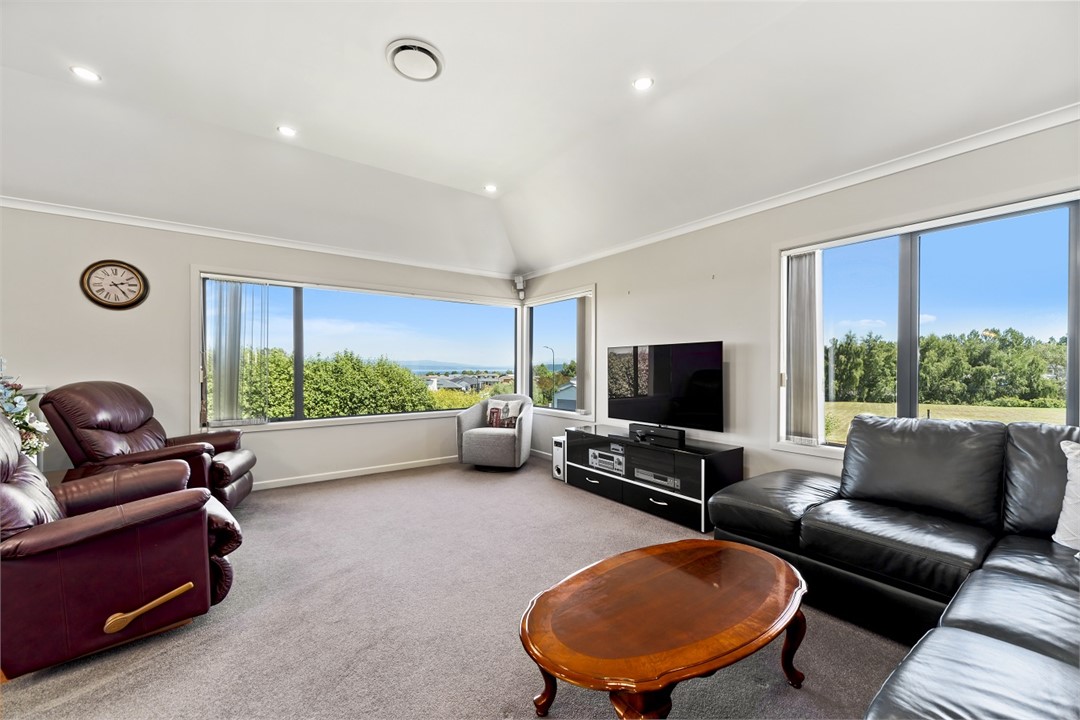 Main living area (upstairs)