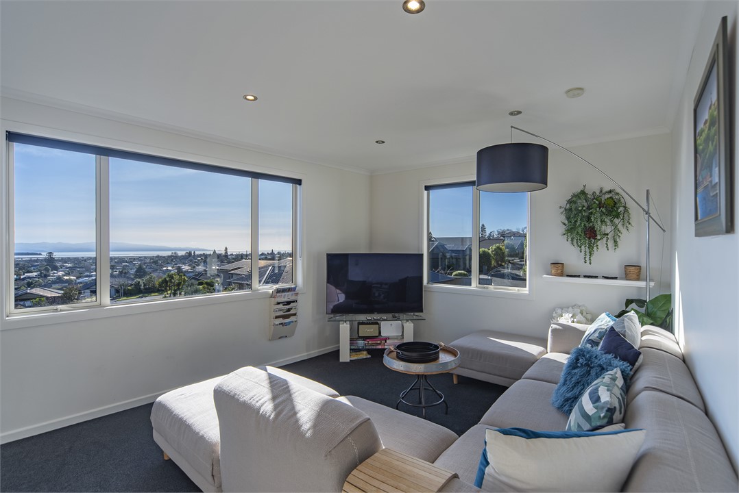 Second lounge/TV Room