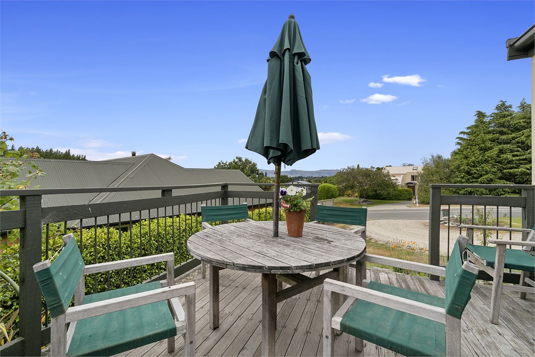Sitting area outside on the deck