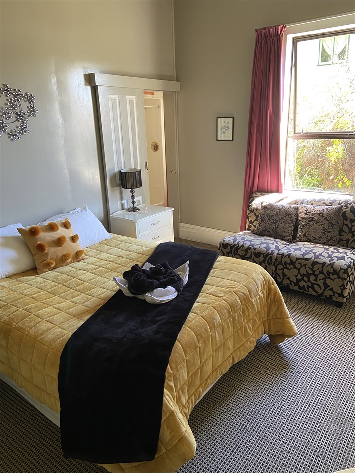 Room 3 ensuite 13 Guesthouse Villa