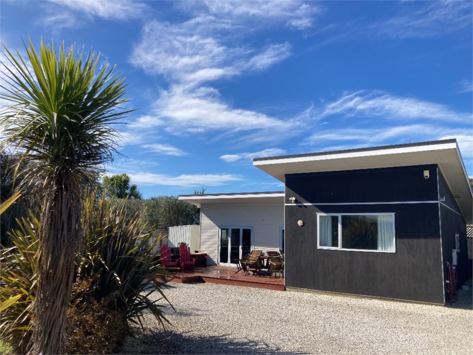 Modern Central Holiday Home Bikes for guest use ) Martinborough Holiday Home for rent