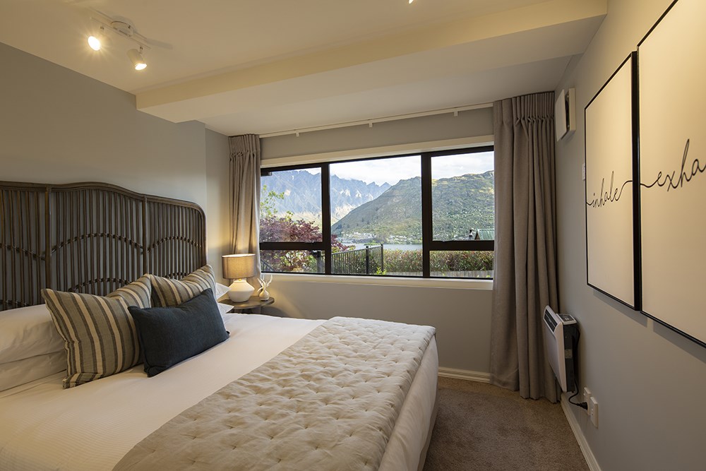 Downstairs Bedroom 3 King Bed that splits into sin