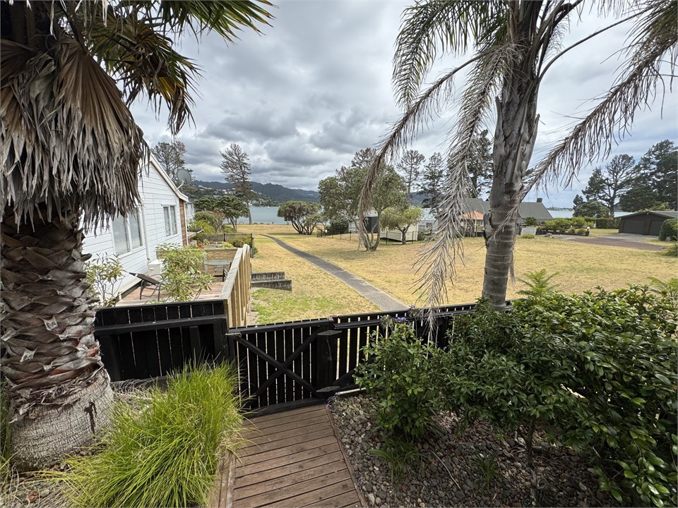 Gate and path to Estuary reserve
