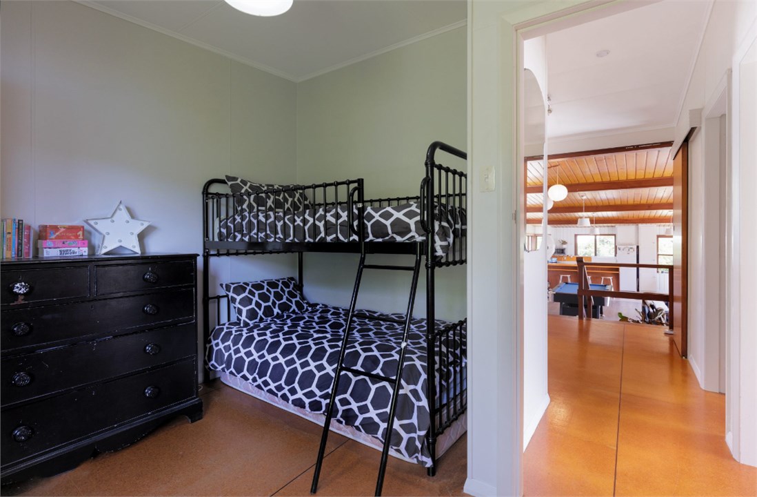 Bunk room w additional mattress