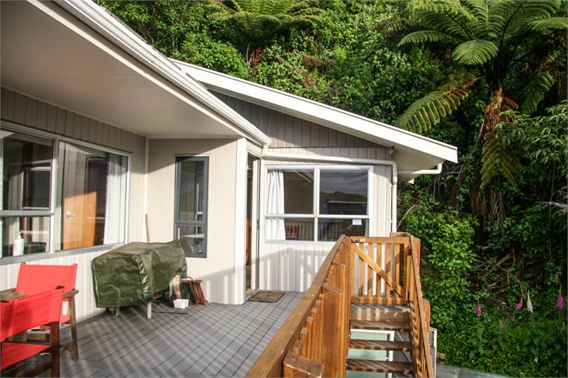 morning deck, table seats 8