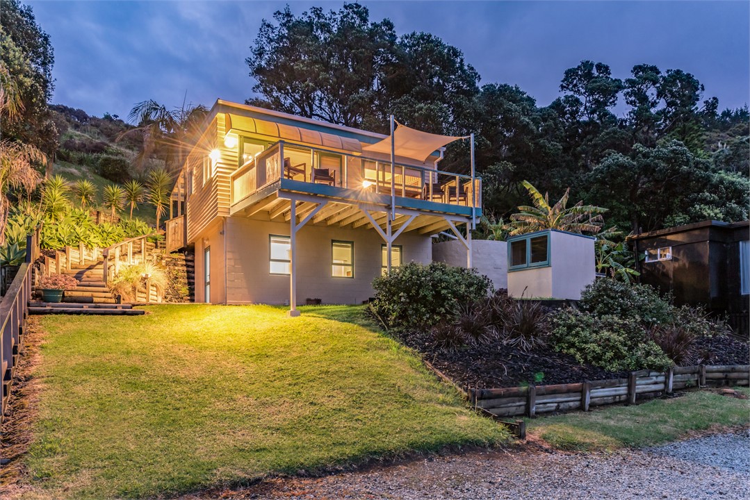 Taupo Bay Beach House wonderful evening light