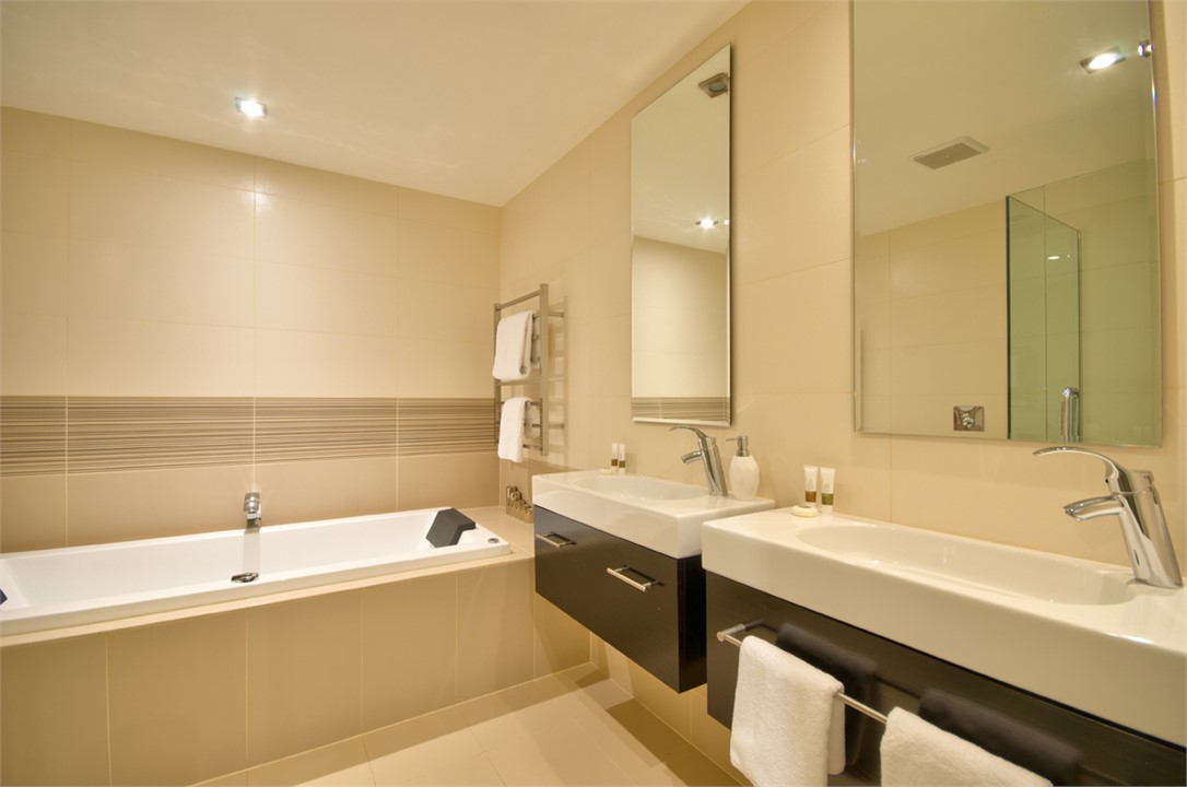 Bedroom 1 - Ensuite with Bath