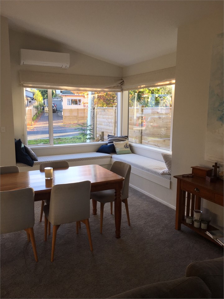 Window Seating and Dining