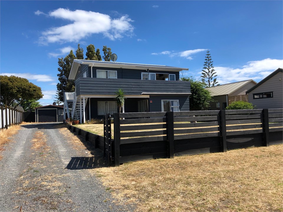 Moochin Whangamata Whangamata Beach House for rent Holiday Houses