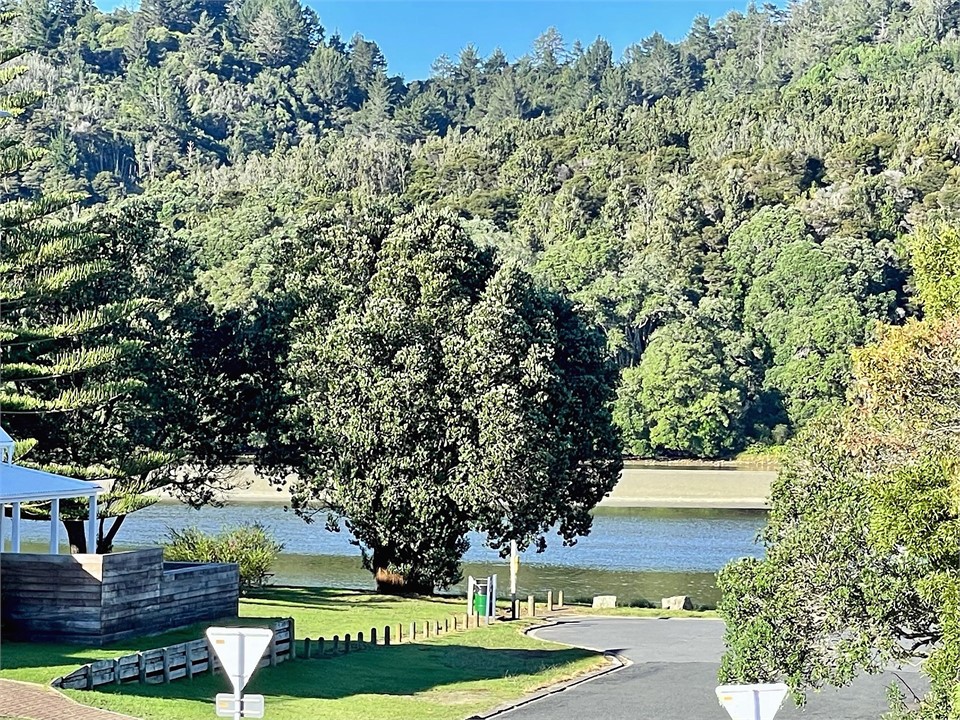 EASY LIVING AT THE ESTUARY Whangamata Beach House for rent Holiday Houses