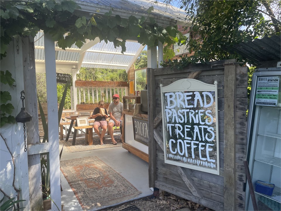 Bacca Bakery, Tukurua