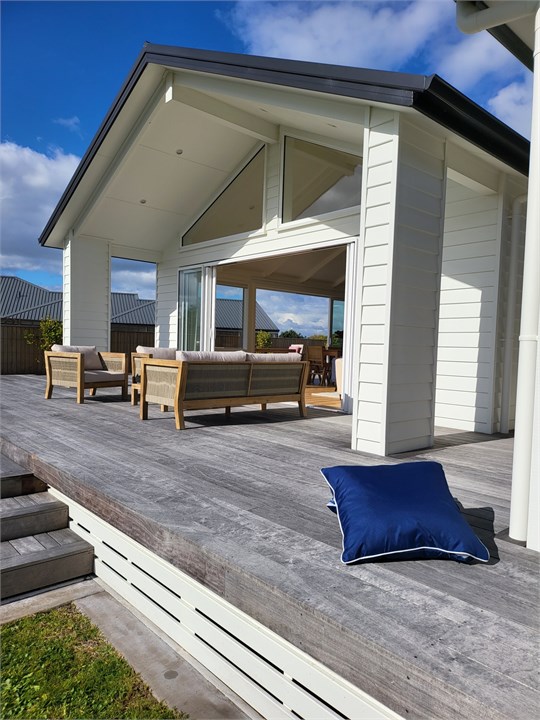 Outdoor area with sun all day