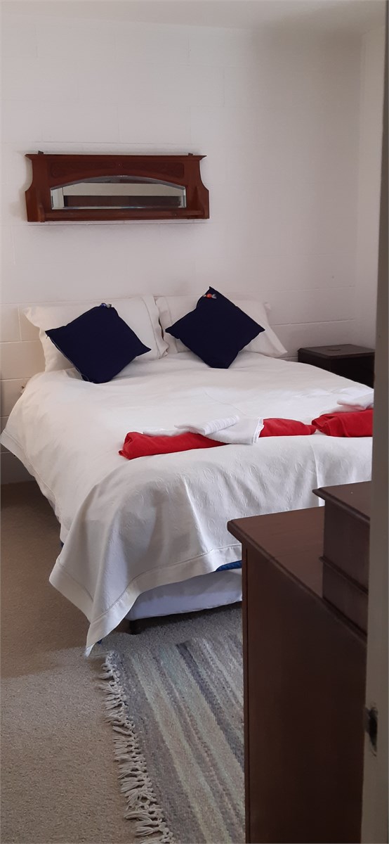 Beds in Beautiful Browns Bay Browns Bay Apartment for rent Holiday