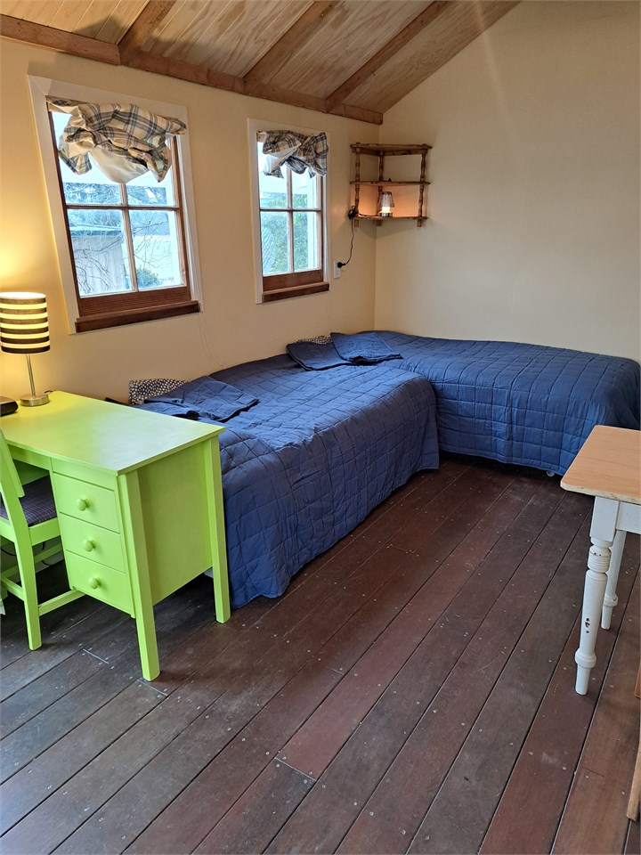 general space with desk