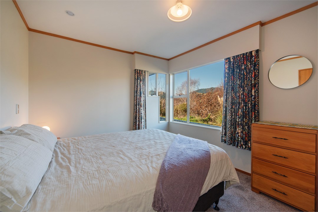 Bedroom 2 with Queen Bed