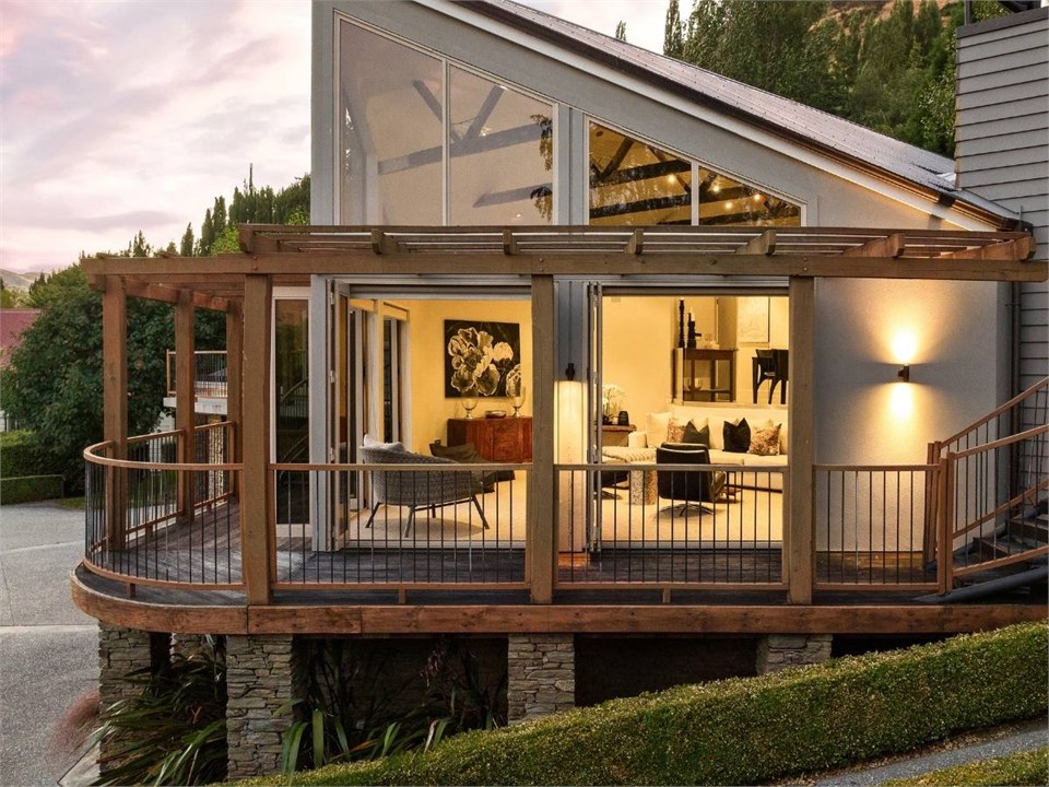 Pinnacle Villa Exterior Deck