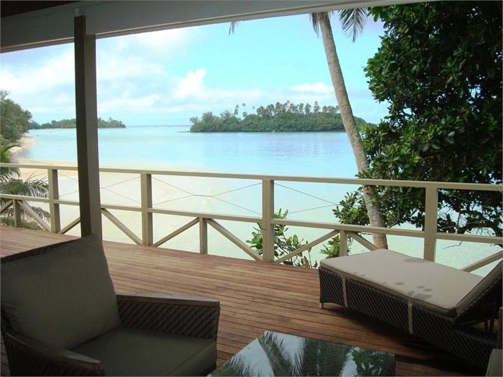 Front balcony area with outdoor sitting area