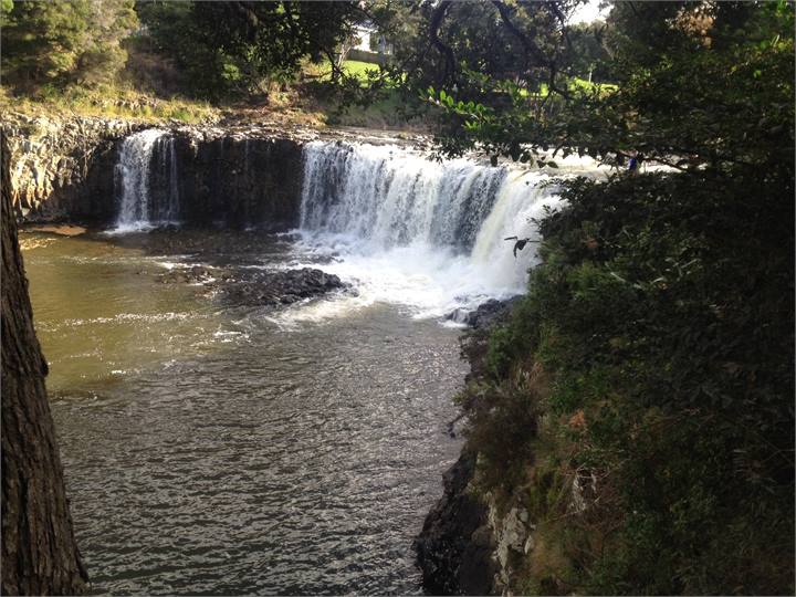 Haruru Falls