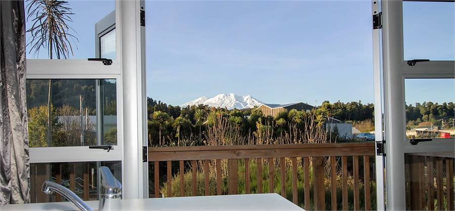 Relaxing Ruapehu Upstairs apartment - Upstairs apa