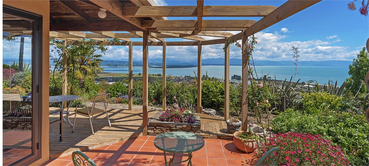 BeachView Retreat - Nelson Holiday Home