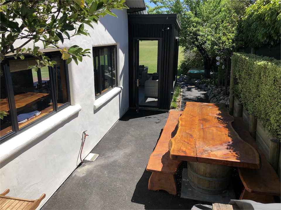 Another outdoor eating area