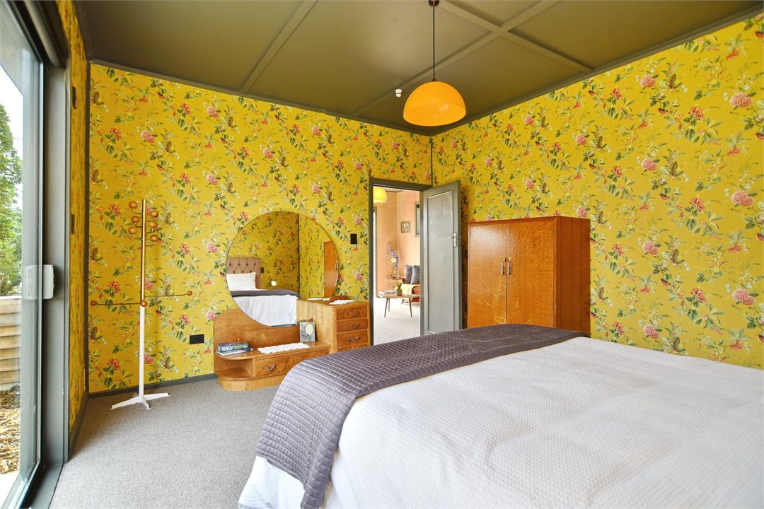 Master bedroom has a Queen bed