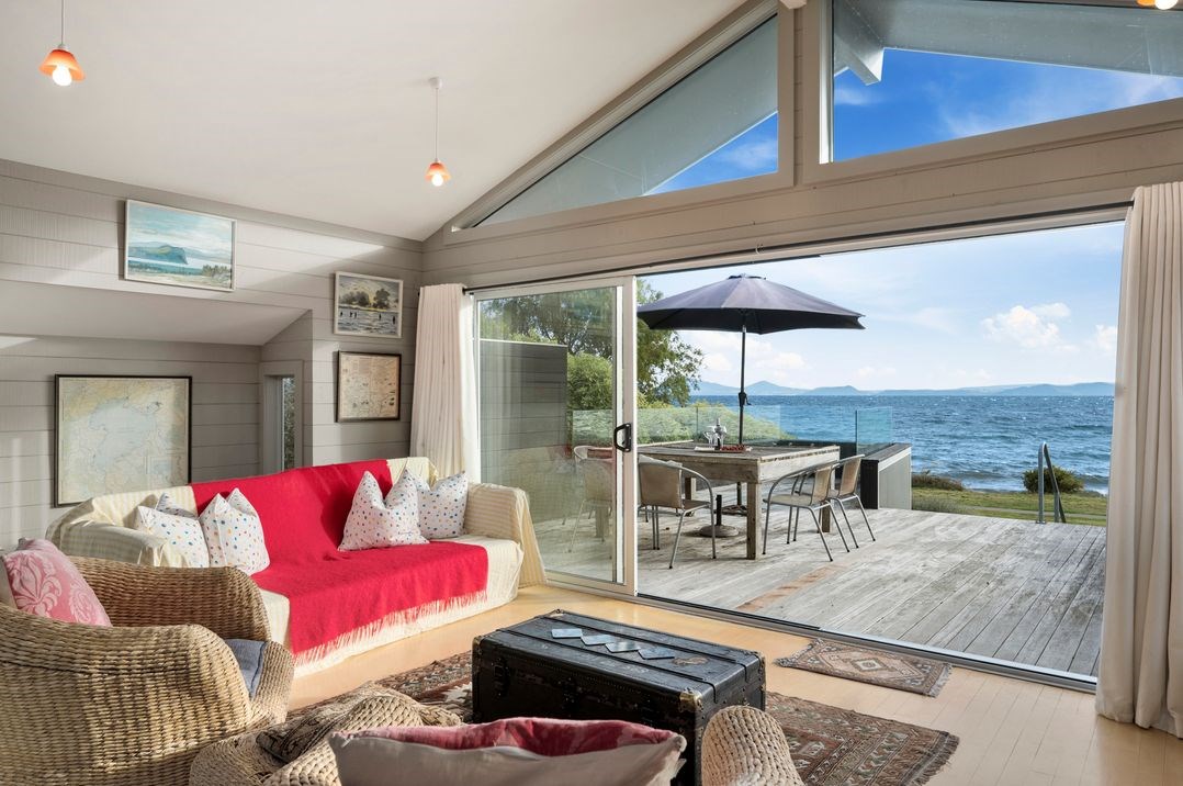 Five Mile Bliss (Bachcare) Five Mile Bay (Lake Taupo) Holiday Home