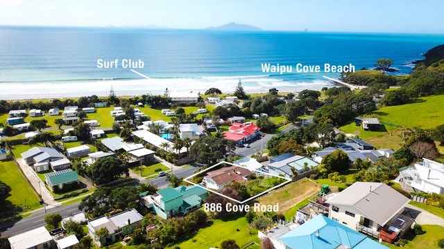Ocean Paradise Retreat: Unwind at Waipu Cove Beach - Waipu Cove Bach for  rent