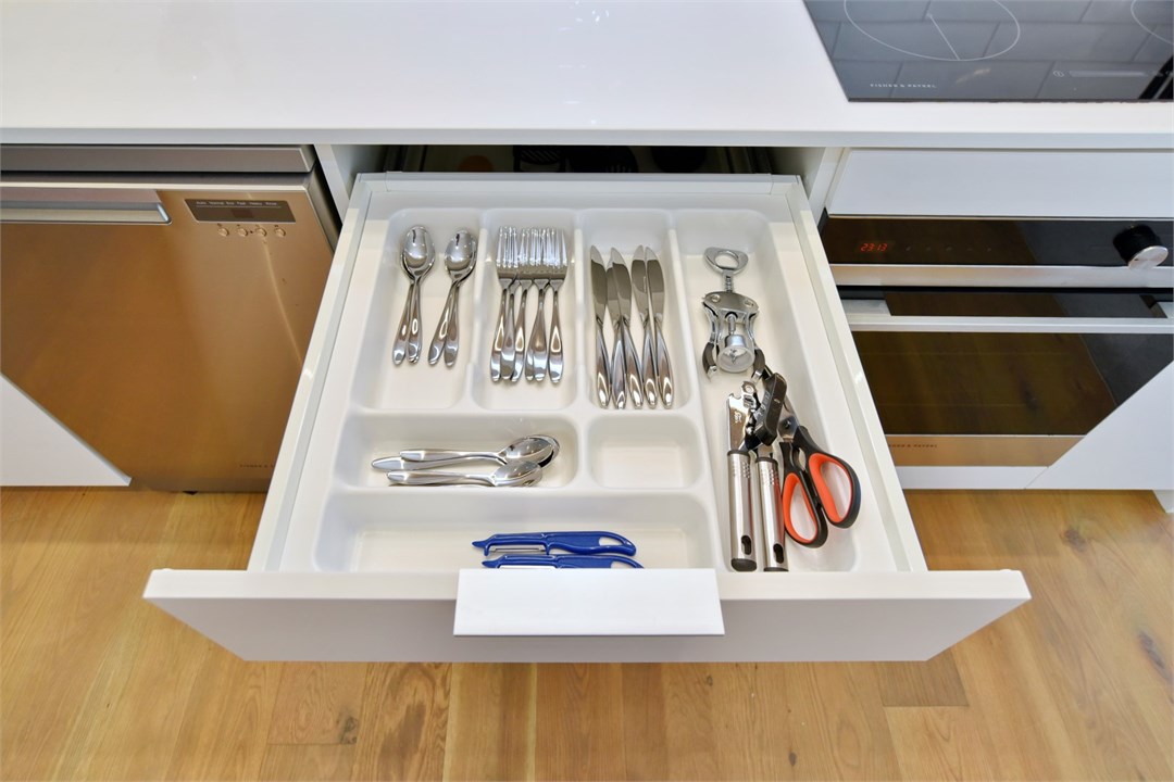 Kitchen area fully equipped