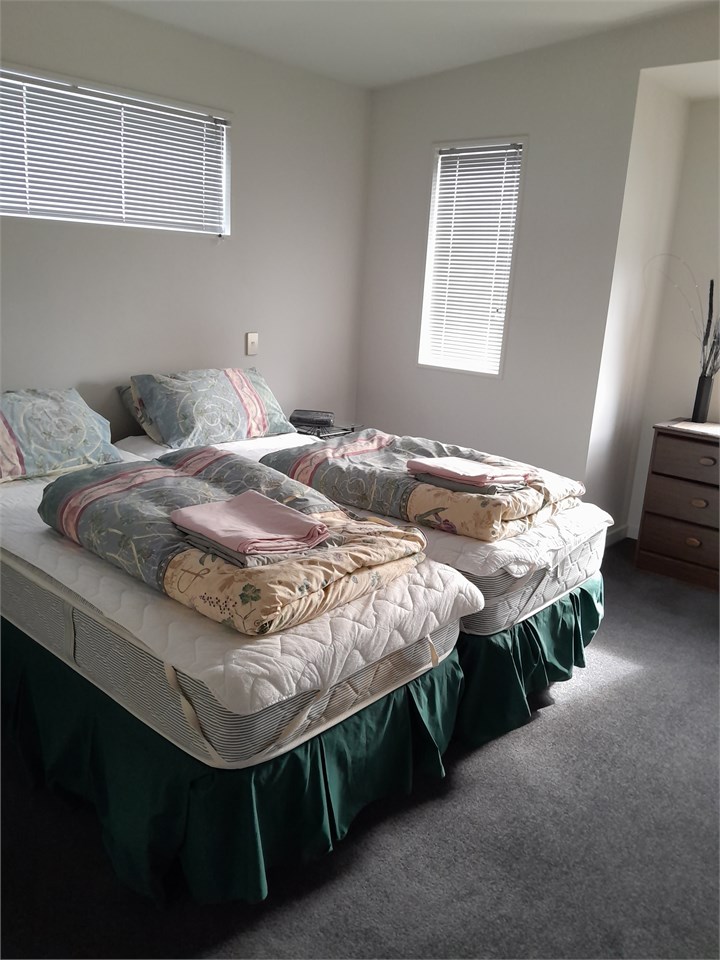 guest bedroom zip apart king