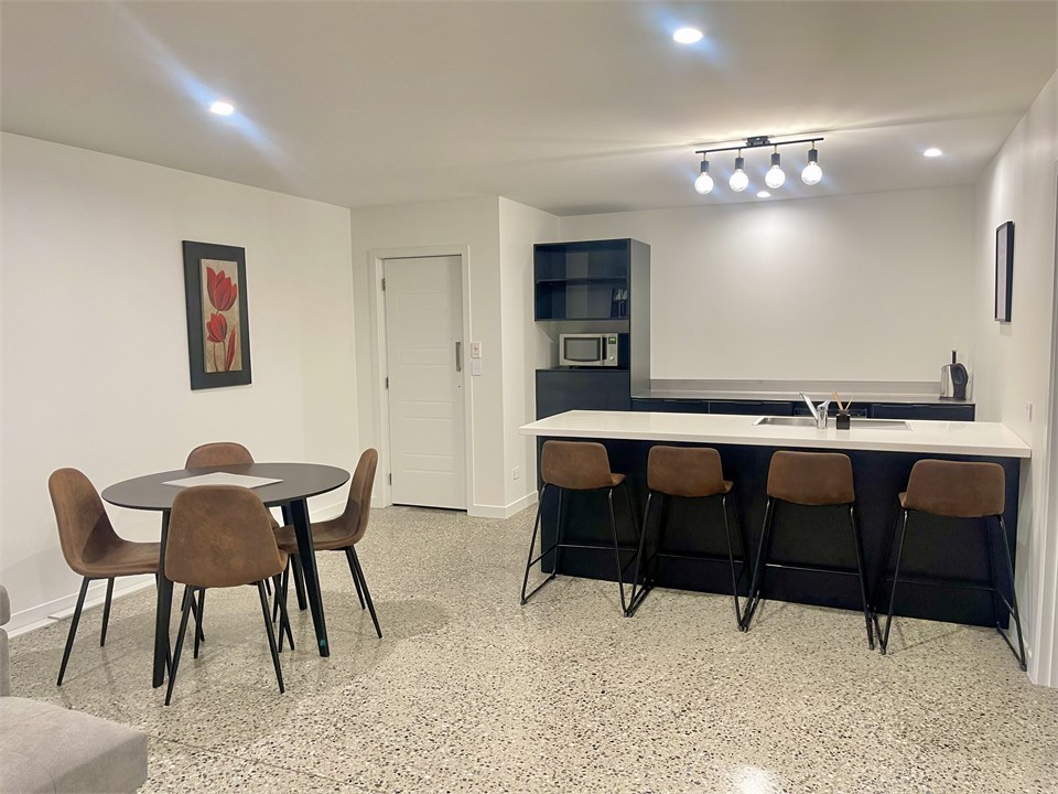 Kitchenette and dining area