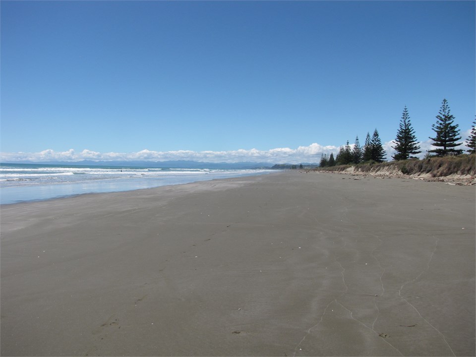 Beautiful Ohope Beach few steps away