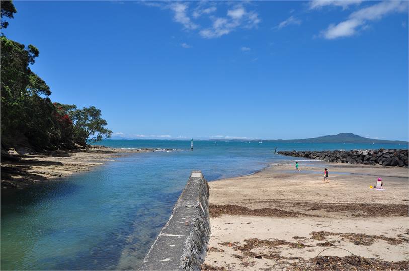 Milford Beach estuary to boating marina